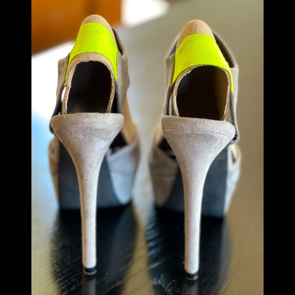 Like New - Trouve Platform Stilettos. - Picture 3 of 4